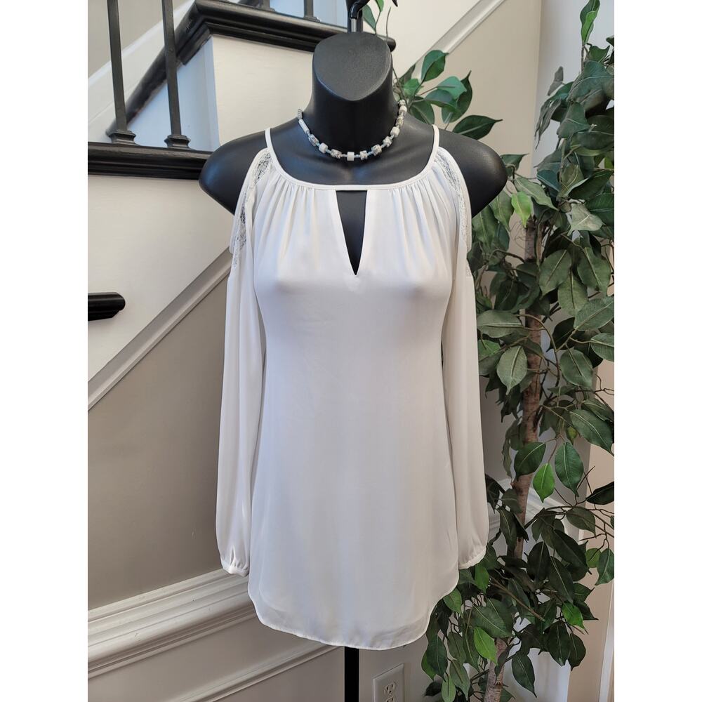White House Black Market Blouse Women's Size XXS Lace Cold Shoulder Keyhole